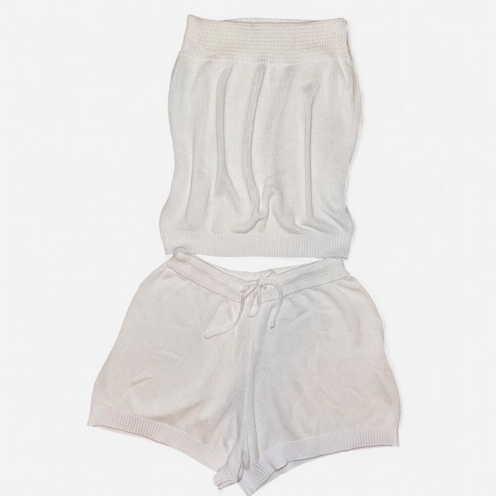 2-Piece White Knit Beach Set with Tube Top and Shorts; Size SMALL